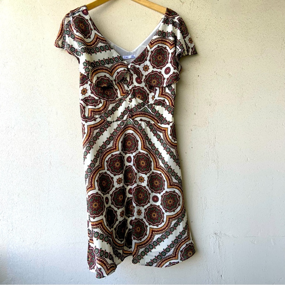 Pretty dress by Dex